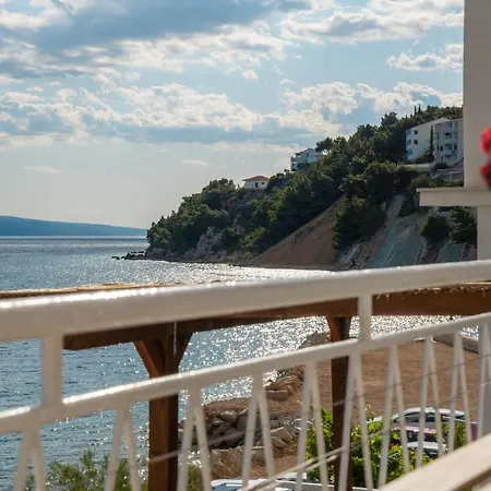 Kuca Za Odmor - By The Sea Guest house 3*