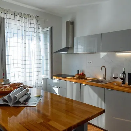 Kuca Za Odmor - By The Sea Guest house 3*