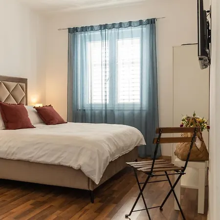 Kuca Za Odmor - By The Sea Guest house