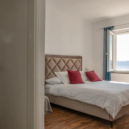 Kuca Za Odmor - By The Sea Guest house